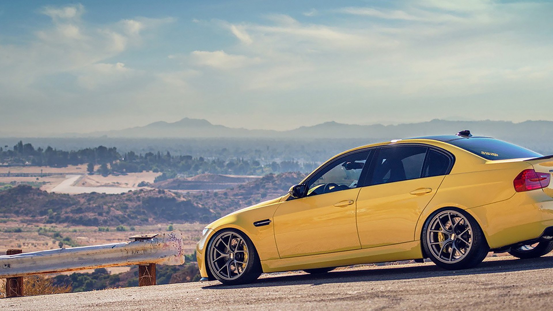 “美洲狮队走向世界舞台，成为橄榄球未来的强大力量”